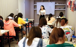 初中英语口语培训如何提升表达流利度？