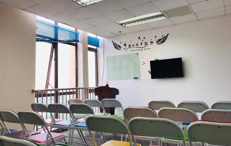重庆零基础学英语哪家机构靠谱?-第1张图片-厚德教育培训 重庆零基础学英语哪家机构靠谱?-第1张图片-厚德教育培训