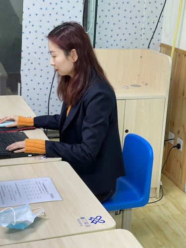 英语培训机构的督导老师-第1张图片-厚德教育培训