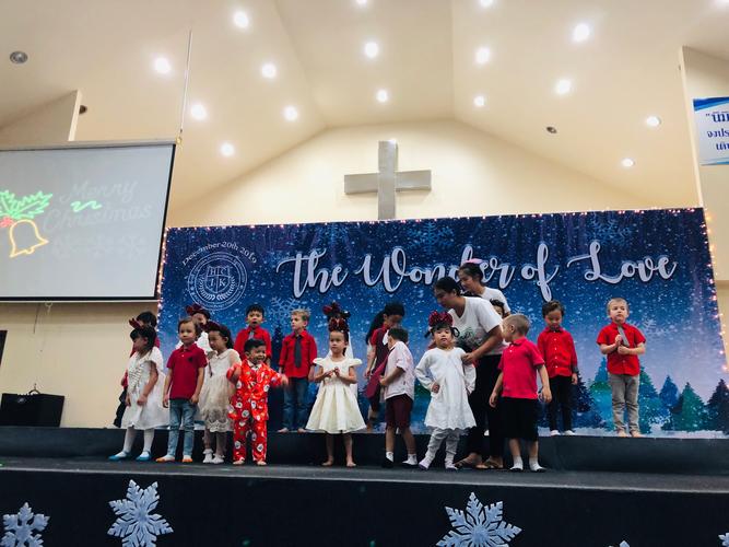 英语培训学校圣诞节活动有何亮点？-第3张图片-厚德教育培训