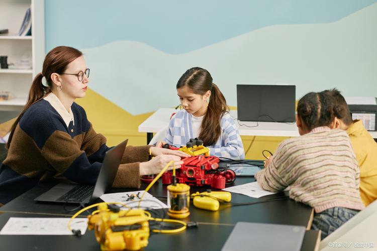 英语外教一对一培训中心哪家好？-第1张图片-厚德教育培训