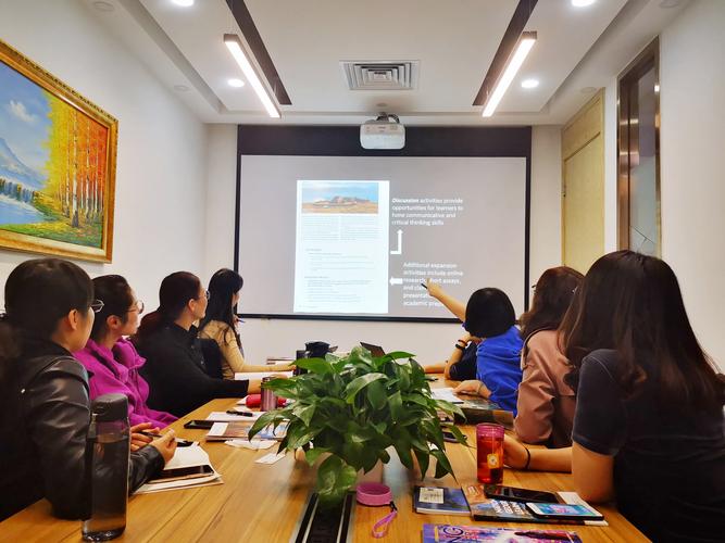 出国前英语口语培训怎么选才高效？-第2张图片-厚德教育培训