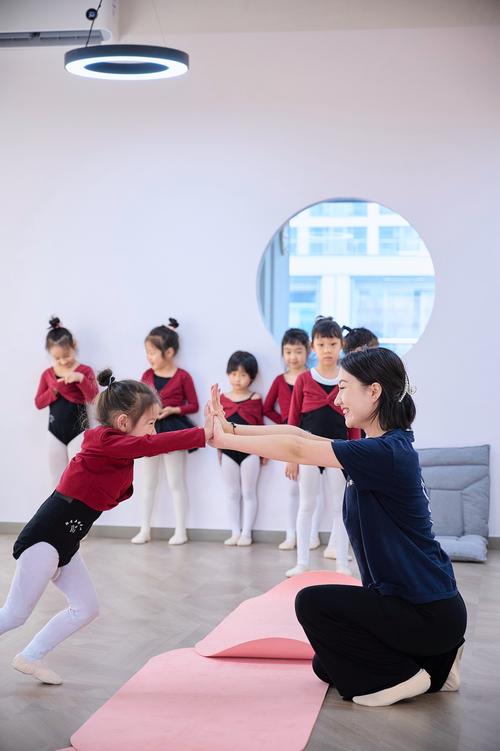 深圳少儿英语培训老师怎么选？-第3张图片-厚德教育培训