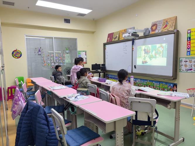 日常英语口语听力如何高效提升？-第1张图片-厚德教育培训